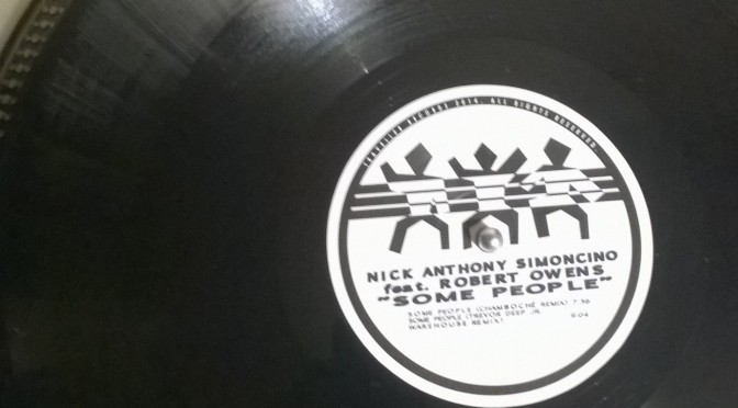 Disc : Nick Anthony Simoncino feat. Robert Owens – Some People – Traveller Records (TRA028) – 2014
